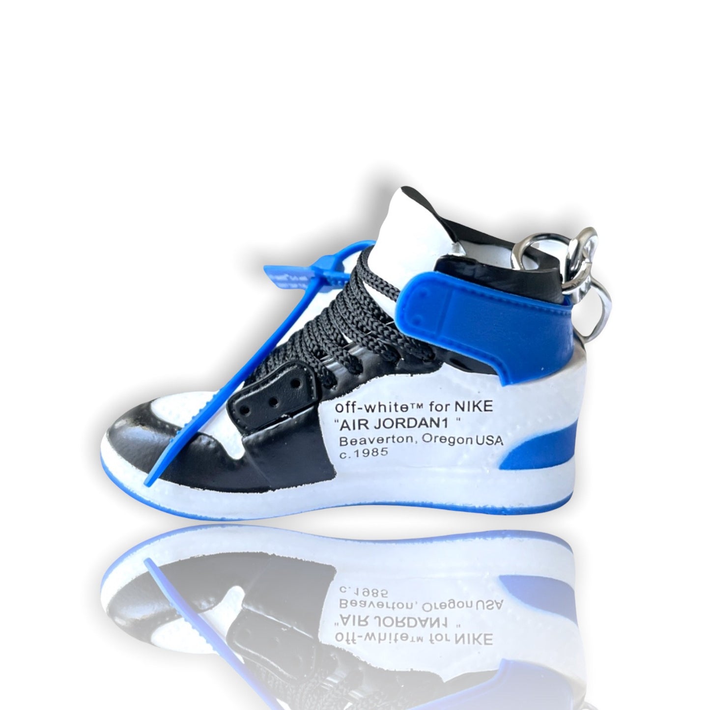 Nike x Off White - Royal keychain