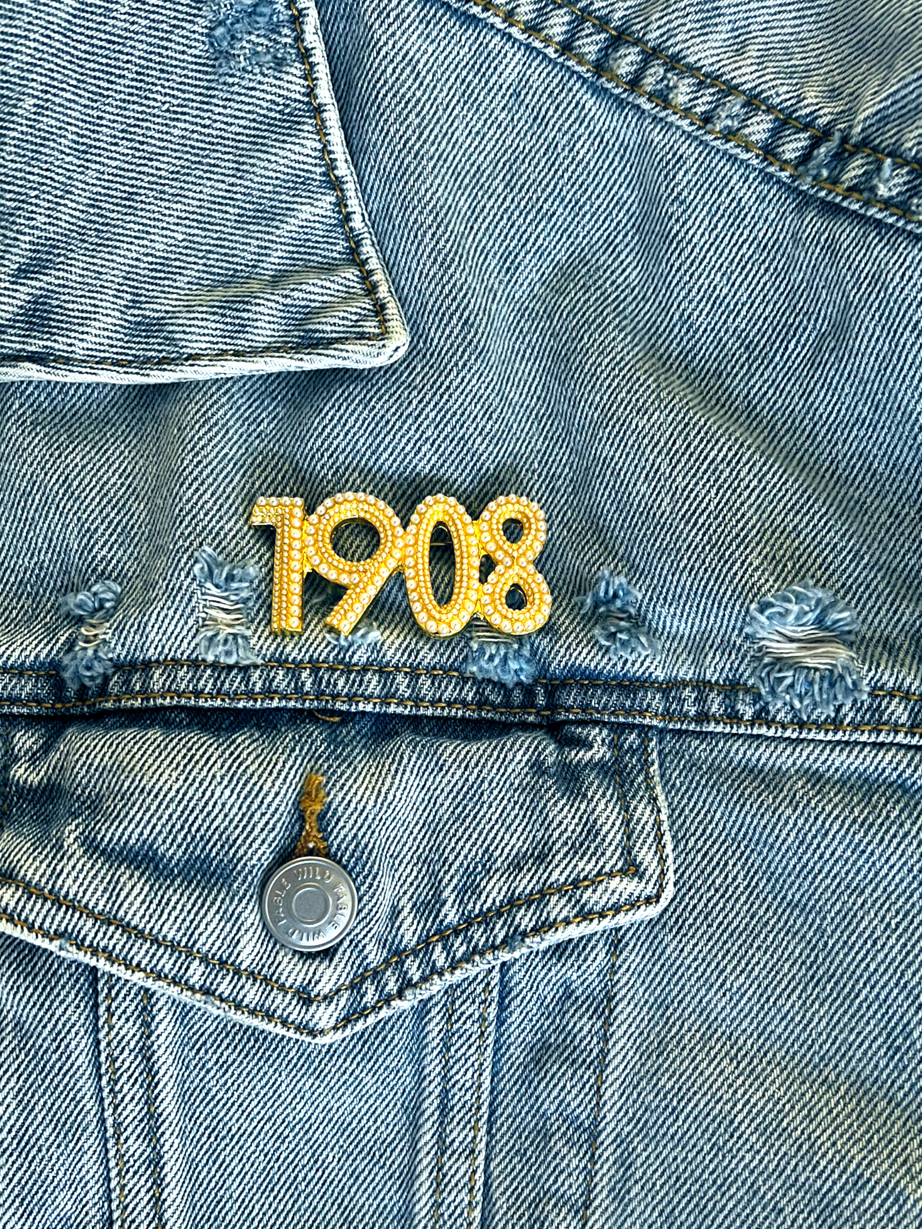 AKA 1908 Pearl pin Bitz of Culture